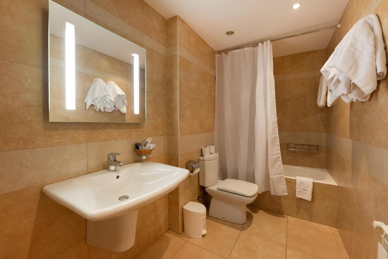 Aparthotel Iceberg Sant Julia de Loria Luaran gambar
