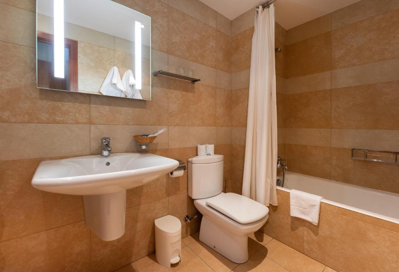 Aparthotel Iceberg Sant Julia de Loria Luaran gambar