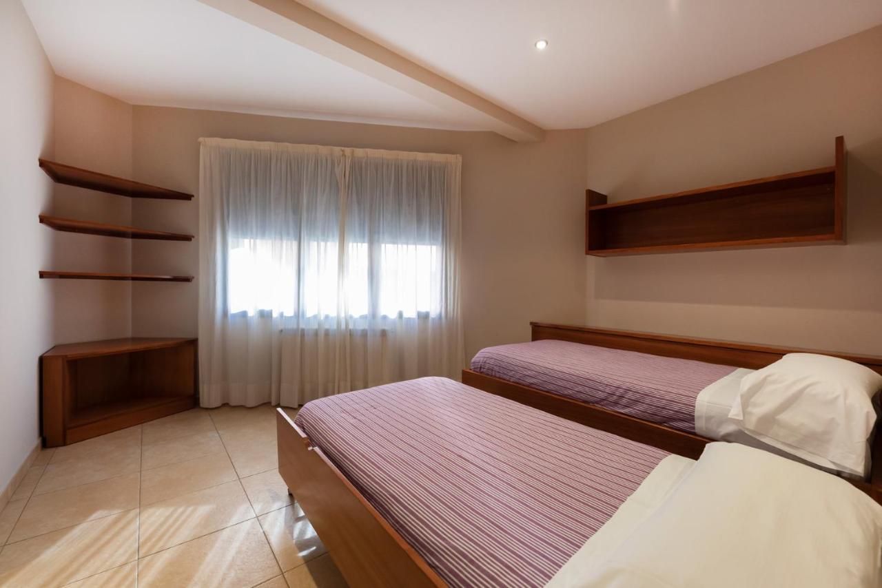 Aparthotel Iceberg Sant Julia de Loria Luaran gambar
